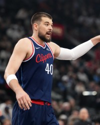 新葡京-憋大招！得分狂人+选秀权，换快船巨塔，步行者，这是要拆队啊？