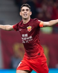 新葡京-奥斯卡再次来到上港队！穆斯卡特亲自出面接待他，队友都点赞欢迎